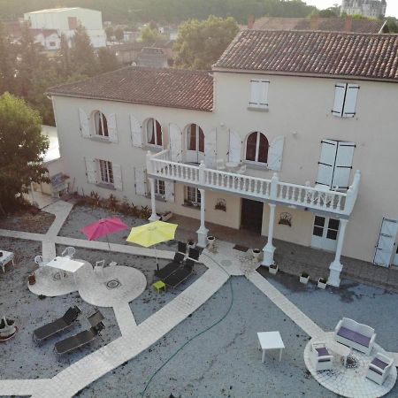 Le Clos Des Cedres B&B La Rochefoucauld Zewnętrze zdjęcie