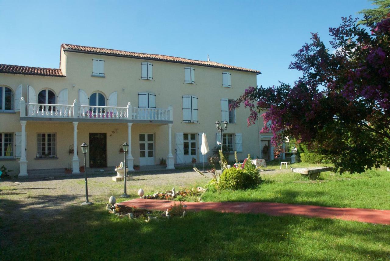 Le Clos Des Cedres B&B La Rochefoucauld Zewnętrze zdjęcie