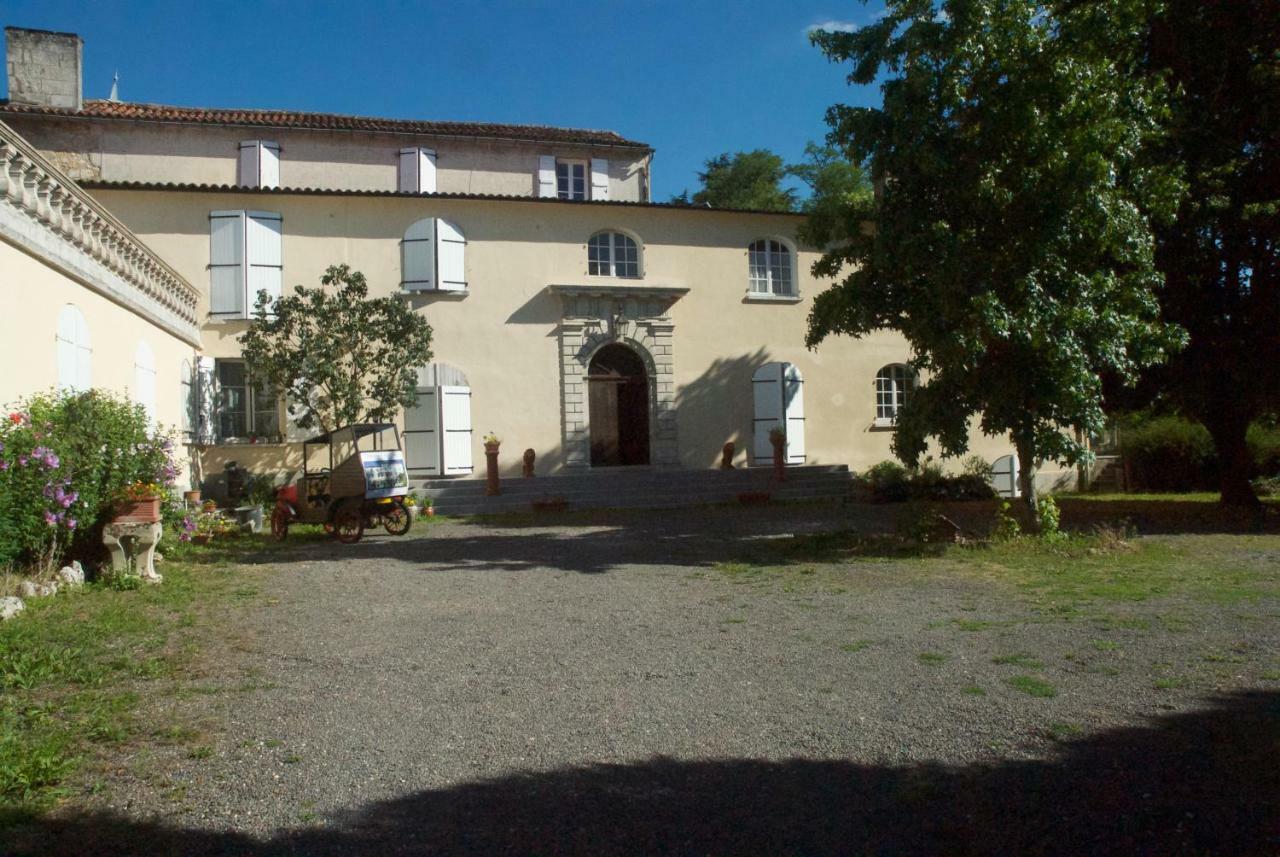 Le Clos Des Cedres B&B La Rochefoucauld Zewnętrze zdjęcie