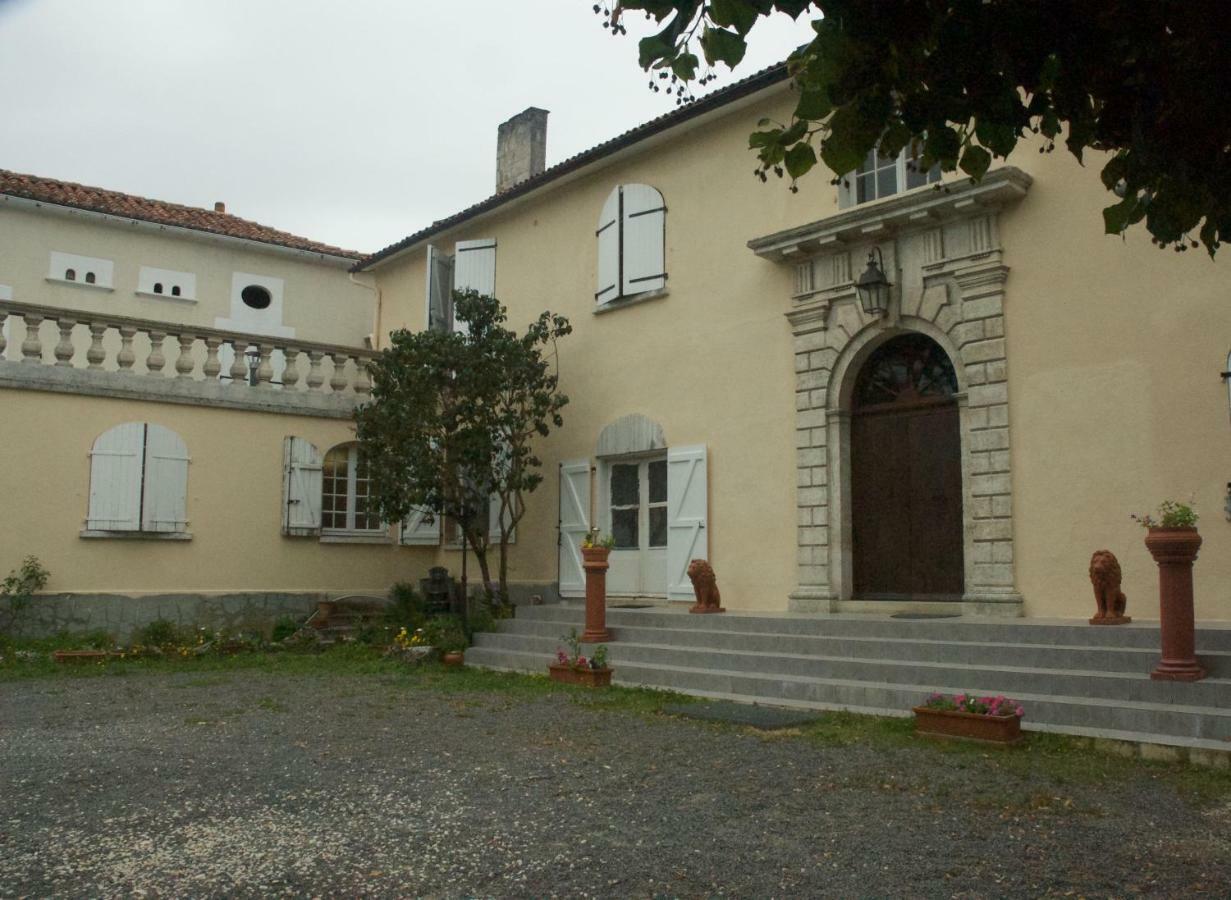 Le Clos Des Cedres B&B La Rochefoucauld Zewnętrze zdjęcie