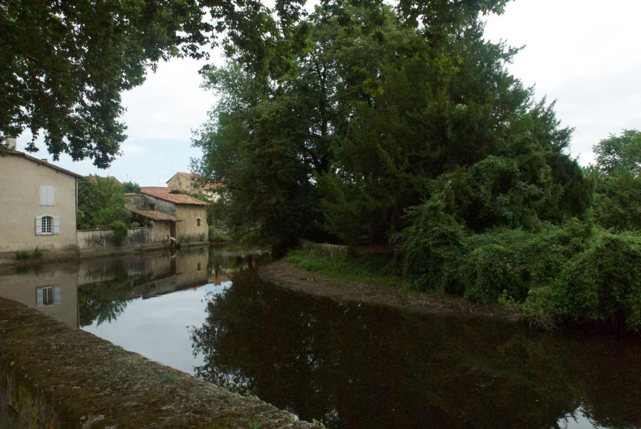 Le Clos Des Cedres B&B La Rochefoucauld Zewnętrze zdjęcie