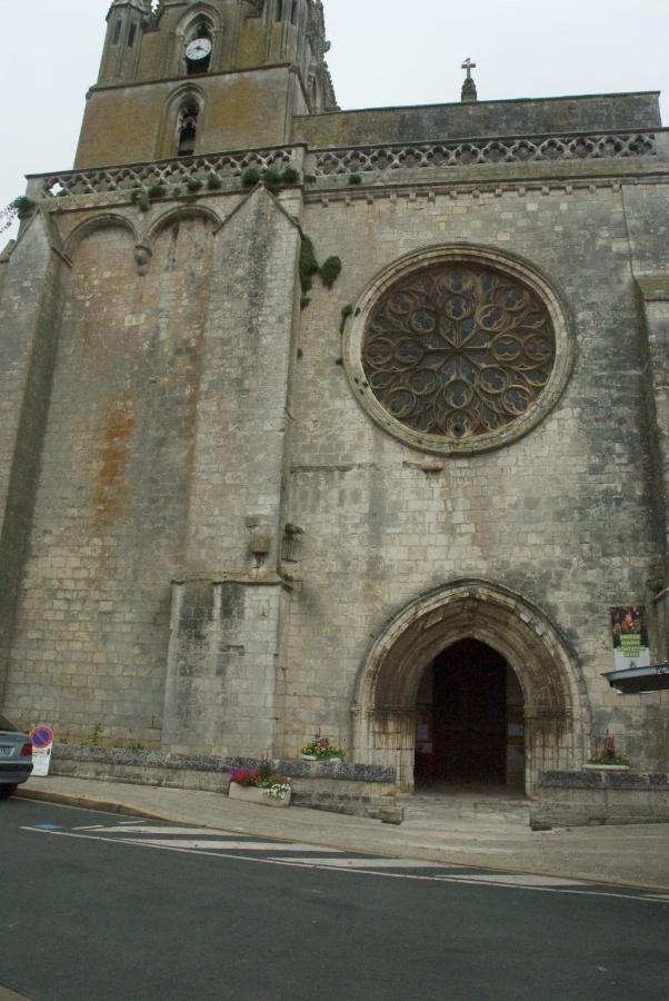 Le Clos Des Cedres B&B La Rochefoucauld Zewnętrze zdjęcie