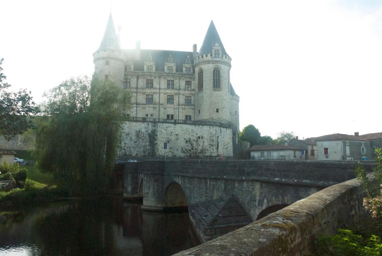 Le Clos Des Cedres B&B La Rochefoucauld Zewnętrze zdjęcie